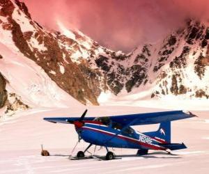 пазл Cessna 185 в снегу
